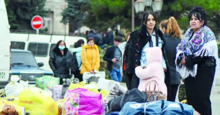 Koloyanın arvadı Qarabağ ermənilərini görün necə ADLANDIRDI