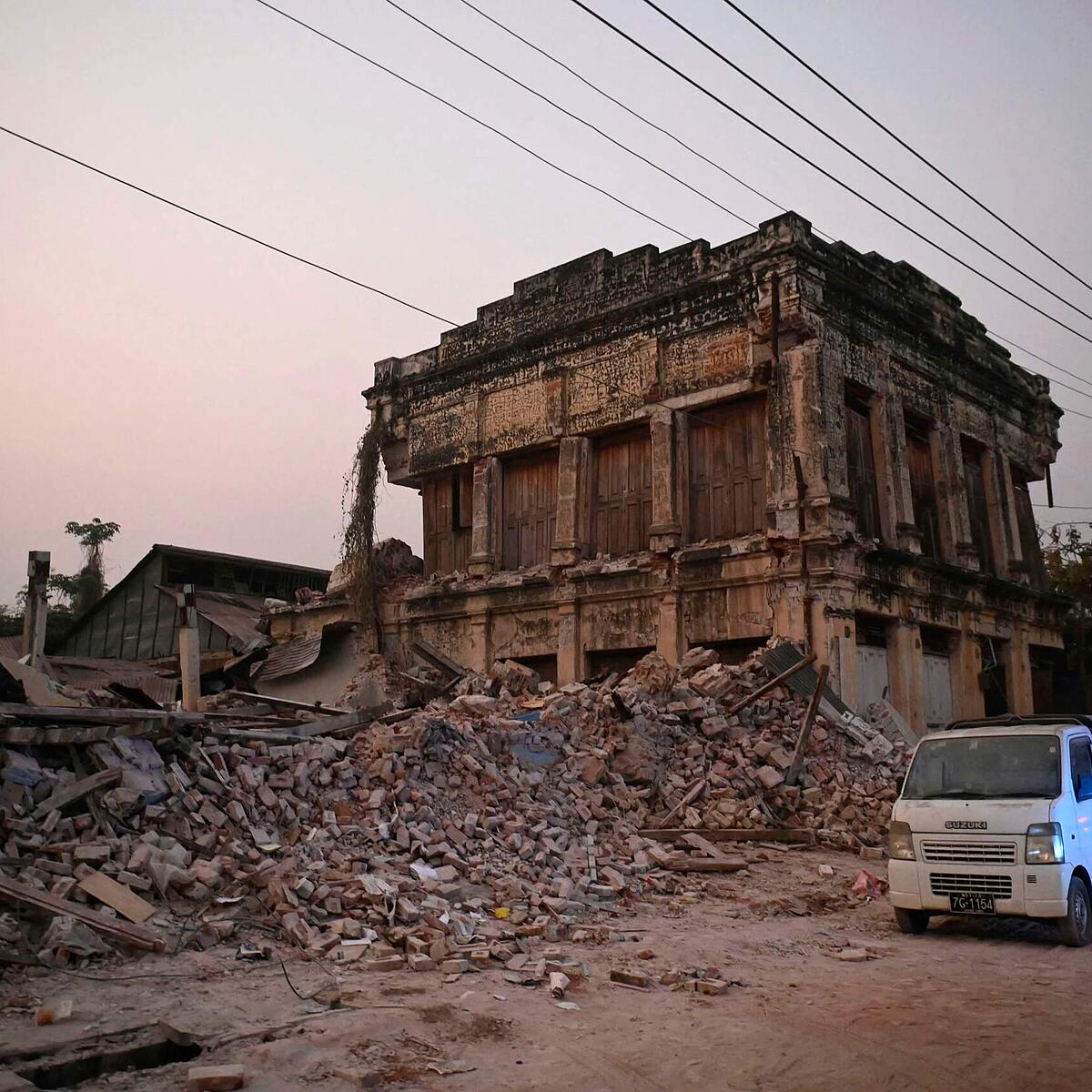 Myanmada zəlzələ nəticəsində ölənlərin sayı 3 455 nəfərə çatıb