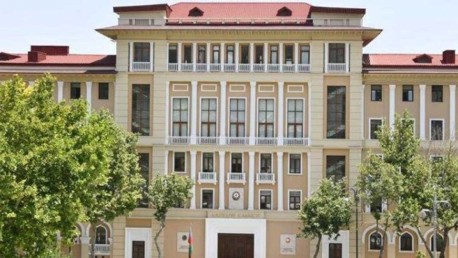 Azərbaycanda şok təklif: nazirlər avtobusdan istifadə etsin, maaşları azaldılsın