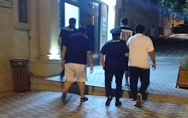 Şəhidlər xiyabanında qeyri-etik videolar çəkən turistlər saxlanıldı