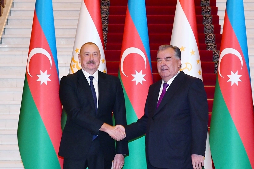 İlham Əliyev Tacikistan Prezidentini təbrik edib