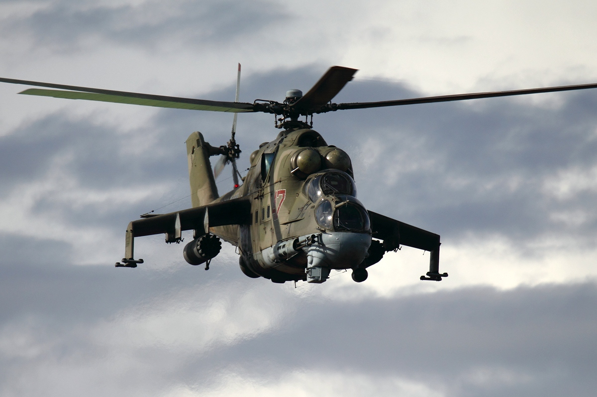 Rus helikopterindən parçalar oğurlayıb Ukraynaya aparmaq istəyənlər - Saxlanıldı