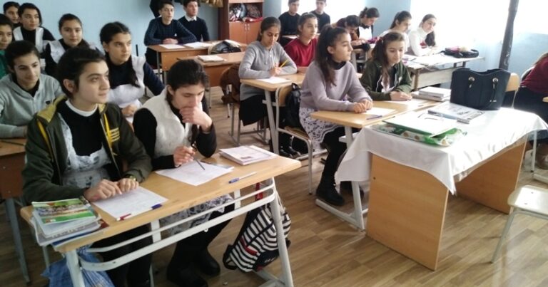 Əsədovun "kənd məktəbi" söhbətinə SƏRT REAKSİYA: "Hər ağlına gələni demək..."