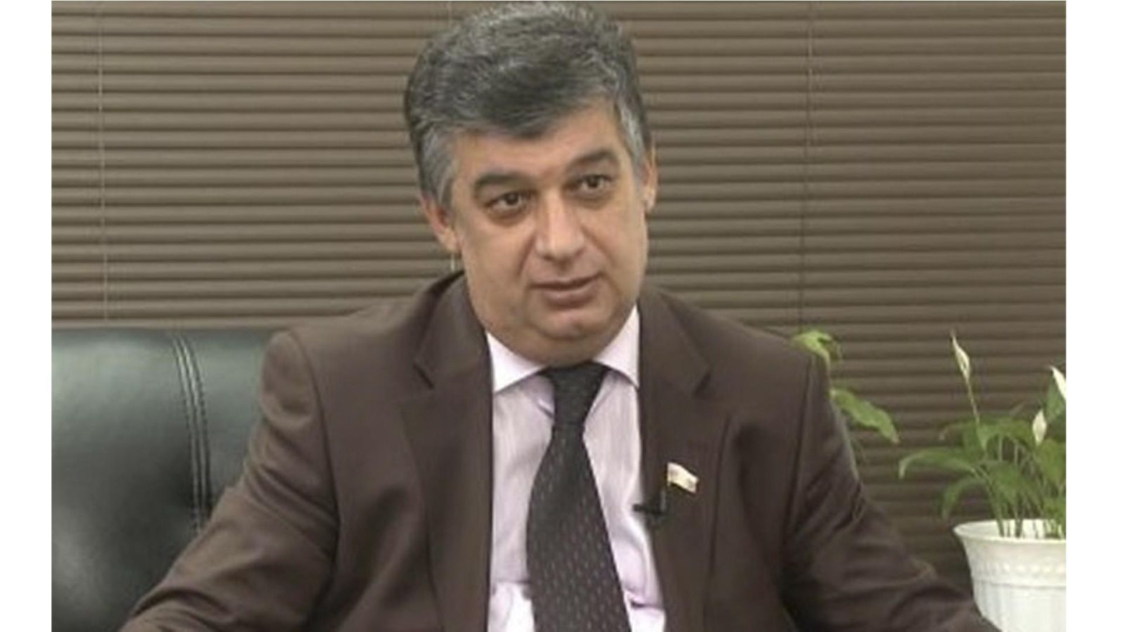 ALICILIQ AZALIR, XƏRCLƏR ARTIR... - Deputat narahatedici rəqəmləri ortaya qoydu