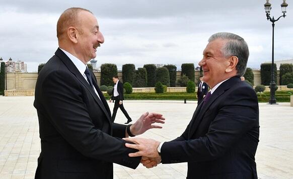 Mirziyayevin rəsmi qarşılanma mərasimi oldu