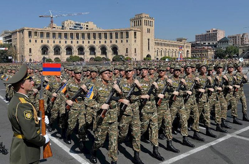 Ermənistan hərbi xidmətə çağırış yaşını artıra bilər