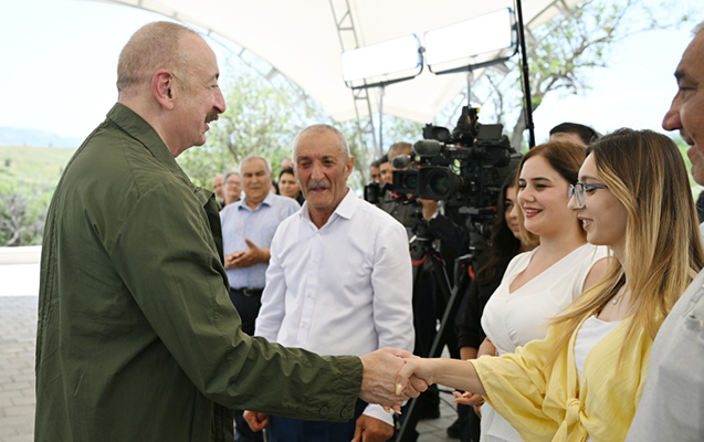 Prezident sakinlərlə görüşündən paylaşım etdi - Video
