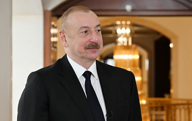 Prezident Bakı Ekspo Mərkəzində sərgilərlə tanış oldu