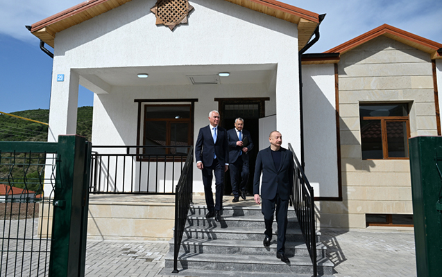 Prezident Bəylik kəndinin açılışında - Fotolar