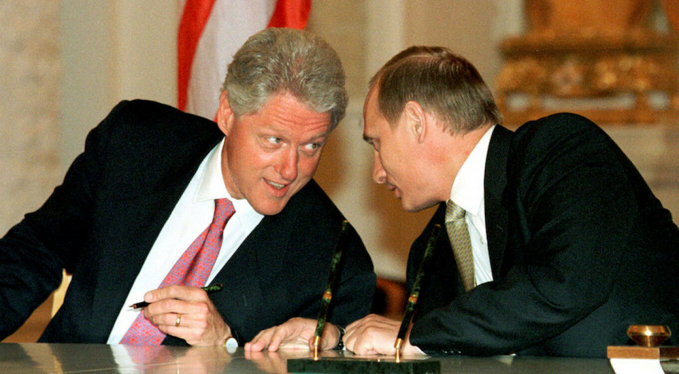 Klintonun 2000-ci ildə Kremldə Putinə dedikləri ÜZƏ ÇIXDI