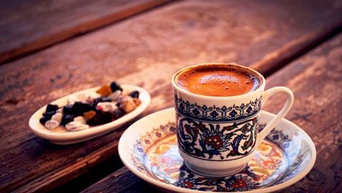 Günün ilk qəhvəsi saat neçədə içilməlidir?