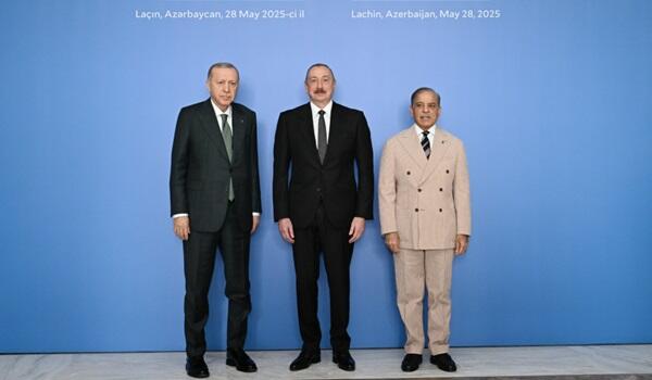 Prezidentin sosial şəbəkə hesablarında Laçın səfərindən görüntülər paylaşılıb