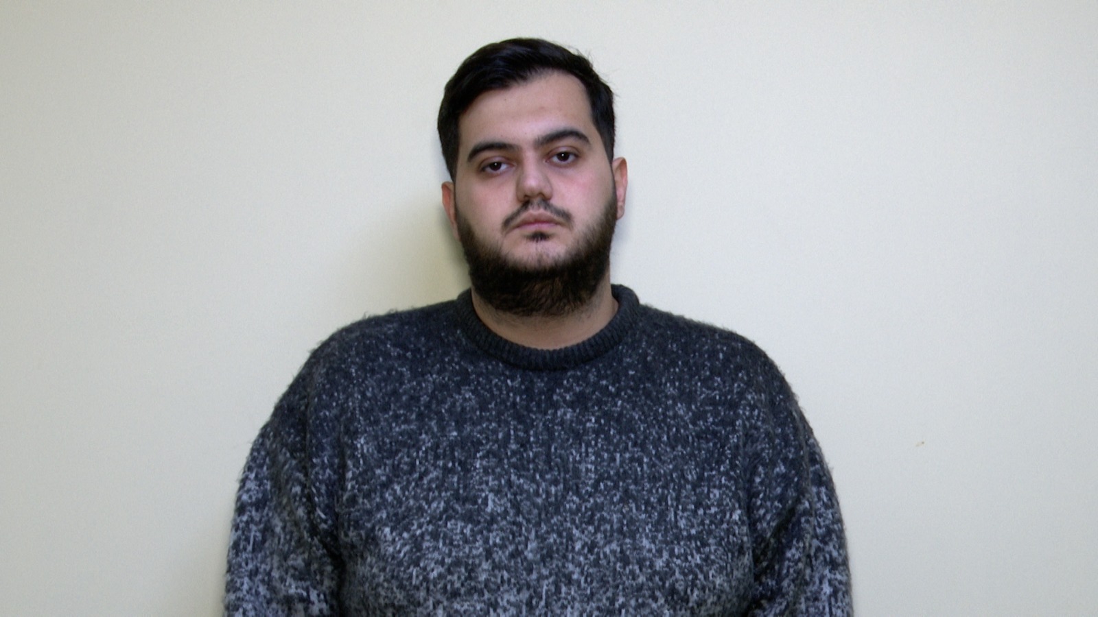 Endirimli ingilis dili kursu təşkil edəcəyi vədi verərək dələduzluq edən şəxsi polis saxladı