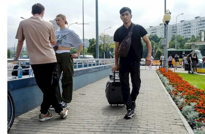 “Bağlardan meyvələri yığmaq üçün miqrantlar yoxdur” —Rusiyada problem yaranıb