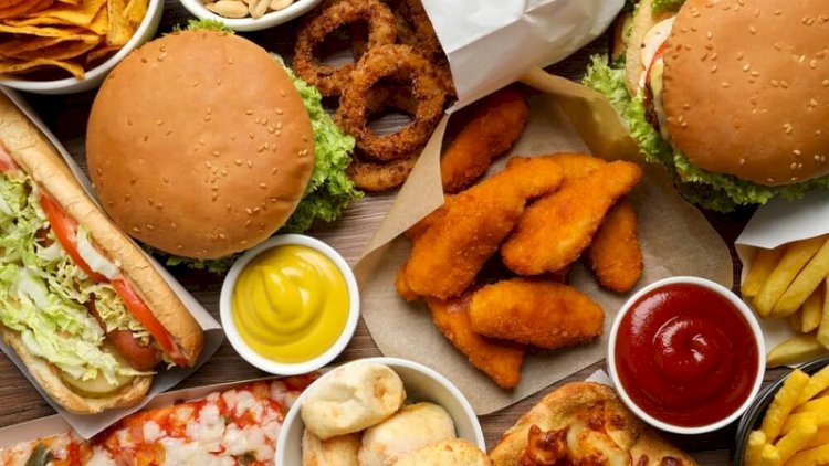 Fast-food sevərlərə pis xəbər: Bu maddələr xərçəng riskini artırır