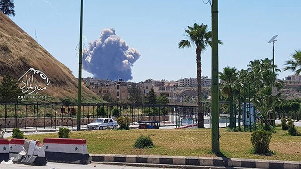 Suriyada mühafizəçiləri daşıyan avtobus partladıldı