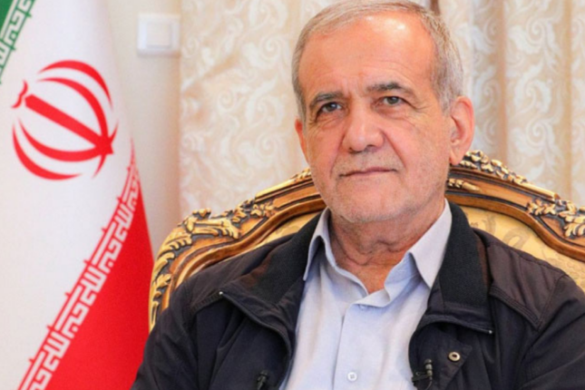 Xamineyinin müşaviri Pezeşkianı tənqid edib: “Bizi aldatdı”