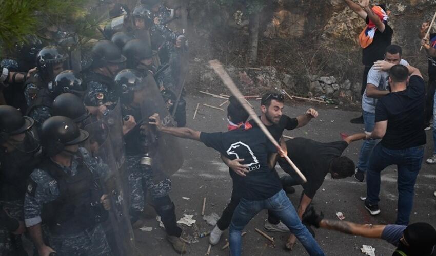 Livanda erməni təxribatı nəticəsində 25 yerli polis xəsarət alıb