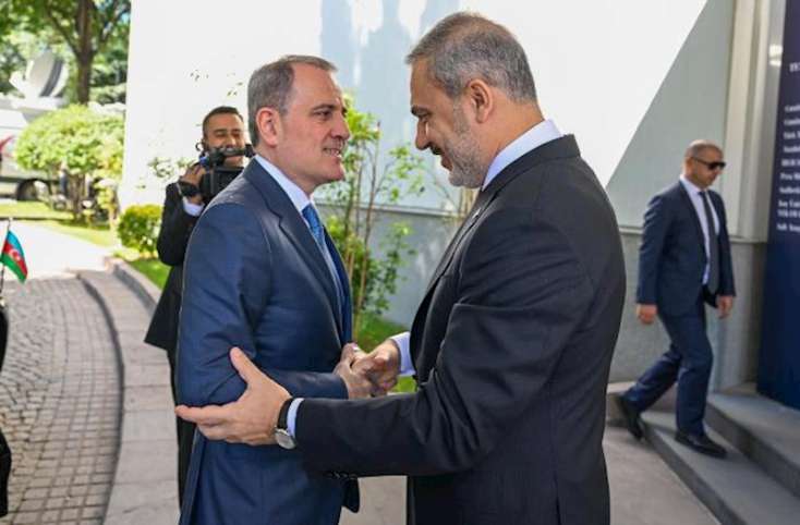 Ceyhun Bayramovdan Hakan Fidana maraqlı hədiyyə - FOTO