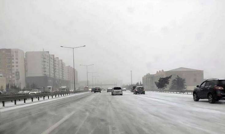 Bakıda temperatur sıfıra düşdü: Bu ərazilərə qar yağır