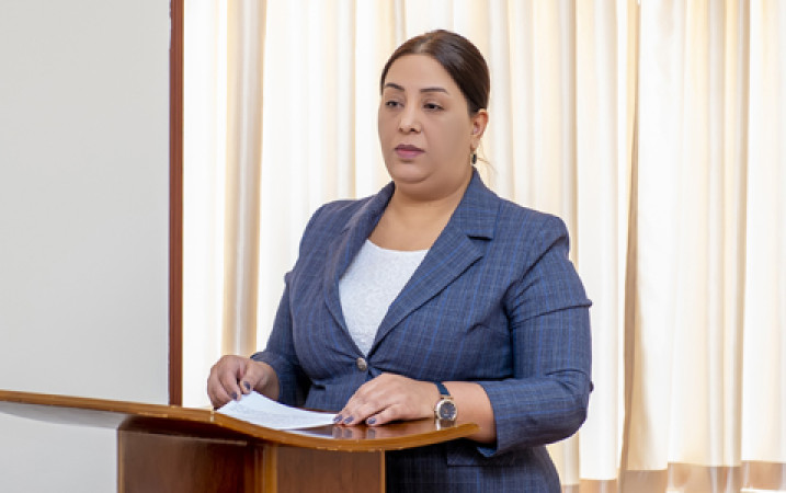 İşdən çıxarılan icra başçısı tanınmış şəxsin gəlini imiş