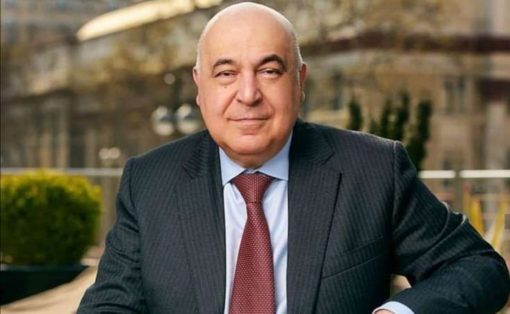 “Çingiz Abdullayev yazıçıya “yazuçu” deyir, amma AYB-nin katibidir” - VİDEO