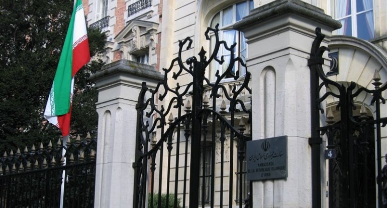 İran səfirliyinə hücum edildi