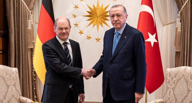 Ərdoğan Şoltsla Yaxın Şərqi müzakirə edib