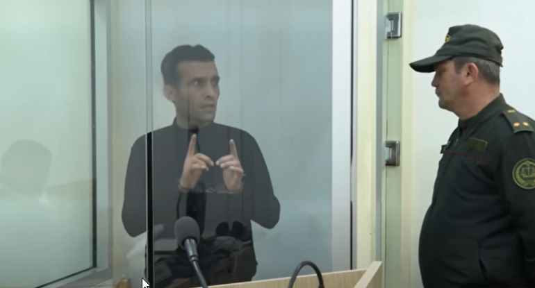 "Qohumlarım içəridədir, məhkəmə zalından aç-burax gedərəm" - 2 milyonluq iş