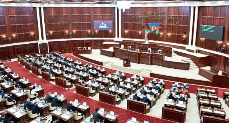 Milli Məclisin verdiyi xidməti vəsiqəni itirdi