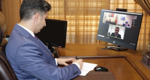 Vüqar Novruzov Naftalanı nimdaş günə qoyub