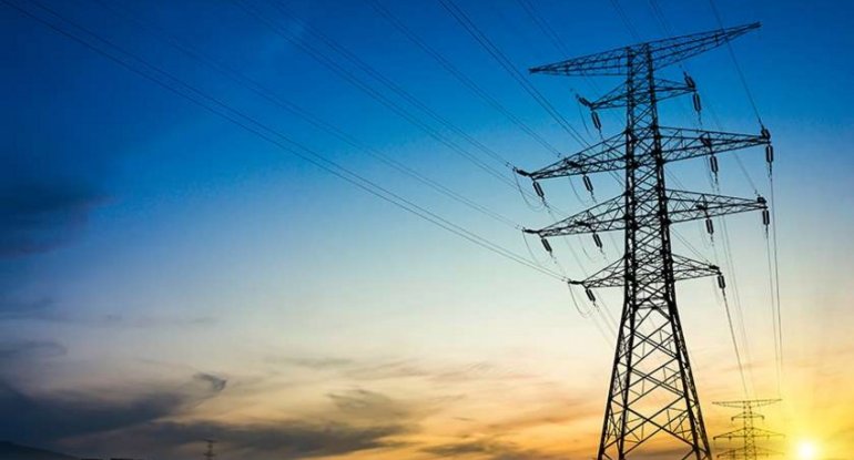 Qar elektrik verilişində çətinliklər yaratdı