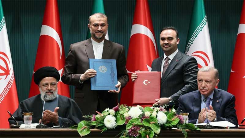 Türkiyə ilə İran arasında 10 müqavilə imzalandı