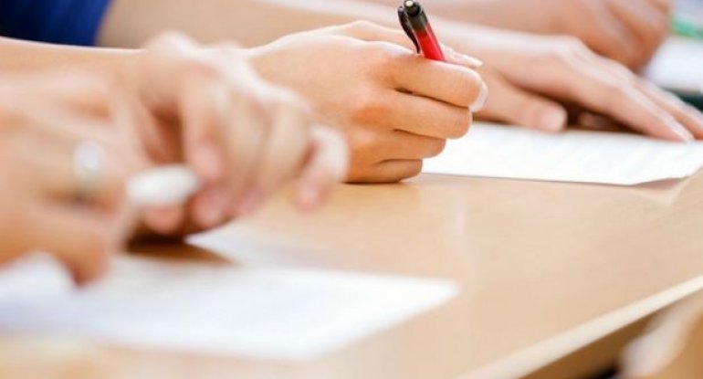 Deputatdan ETİRAZ: “Tədris ili bitməmiş Dövlət İmtahan Mərkəzi imtahan keçirir”