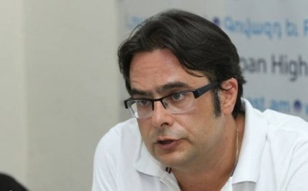 “Azərbaycan genişmiqyaslı hərbi əməliyyat üçün fürsət gözləyir” - Erməni politoloqladan SENSASİON iddia