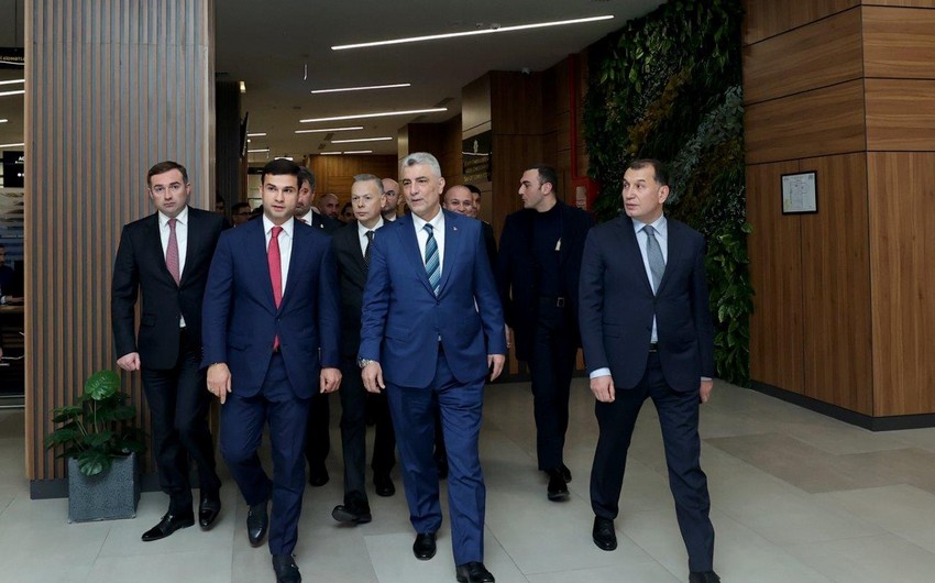 Türkiyənin ticarət naziri “Bakı KOB evi”ndə olub