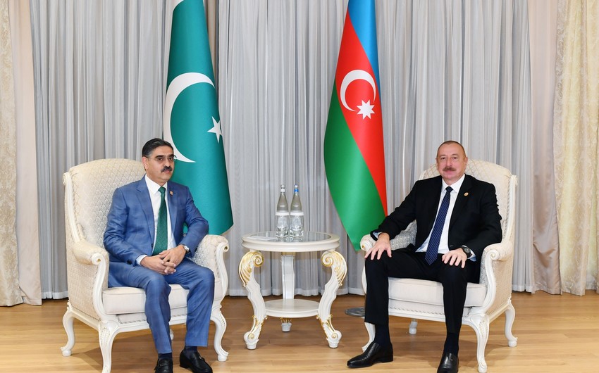 İlham Əliyev Daşkənddə Pakistanın Keçid Hökumətinin Baş naziri ilə görüşüb - YENİLƏNİB