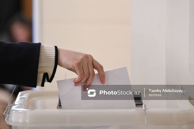 Məşhurlar prezident seçkisində iştirak ediblər - FOTO
