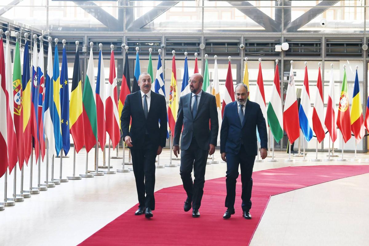  Brüssel üçtərəfli görüş üçün Azərbaycan və Ermənistanla danışıqlar aparır