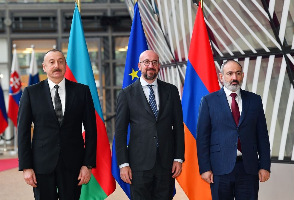 Üçtərəfli görüşdə Makron da iştirak etməyə çalışarsa, O ZAMAN GÖRÜŞ ALINMAYACAQ 