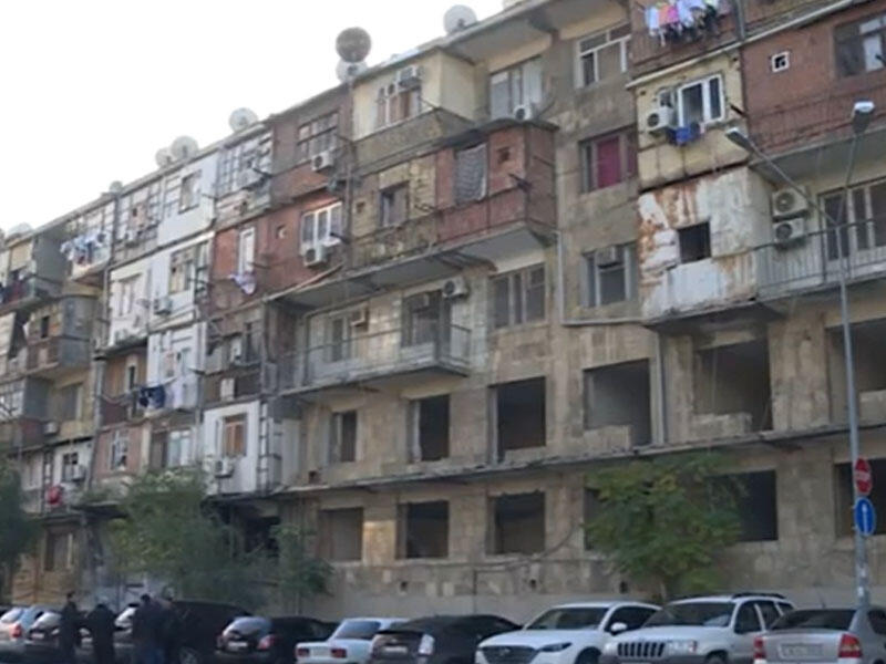 Bakıda keçmiş məcburi köçkünlərin yaşadığı yataqxana acınacaqlı vəziyyətdədir - VİDEO