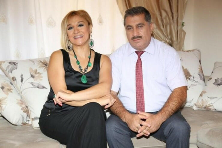 Teymur Məmmədov Ülviyyənin bahalı maşınını görüb özünü qapazladı - FOTO
