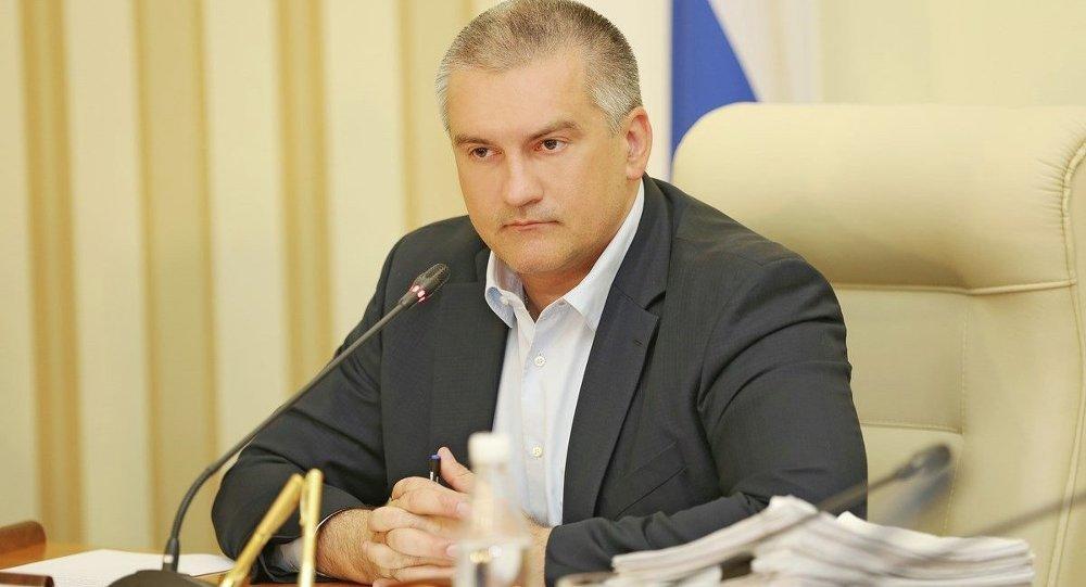 Krım rəhbərliyi yarımadadan qaçdı