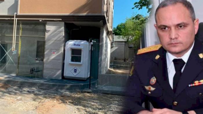 Polis rəisi Bakıda binanın giriş-çıxışını hasarladı – VİDEO