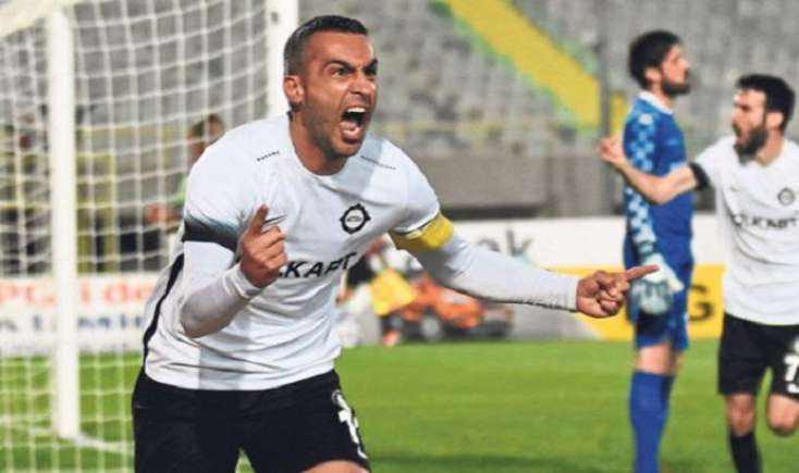 Türkiyə futbolunda görünməmiş hadisə: İdmanla vidalaşan 41 yaşlı hücumçunu komandaya çağırdılar