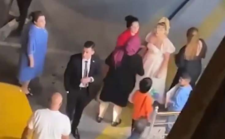 Bakıda toy günü gəlin qayınana ilə davaya çıxdı - Video