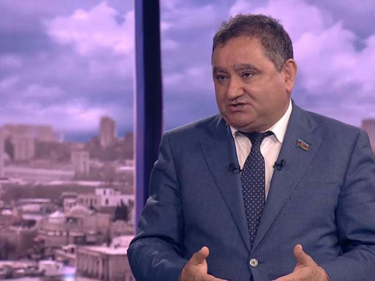 "Xudayar təsnifi"ni nə tez unutduq?" - Deputat vəzifədən gedən rektoru TƏNQİD ETDİ