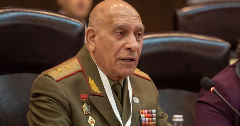 Erməni general QƏZƏBLƏNDİ: "Onda Paşinyan da istefa versin"