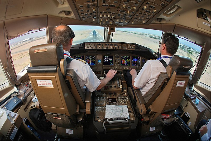 Uçuş zamanı təyyarənin hər iki pilotu yatdı və...