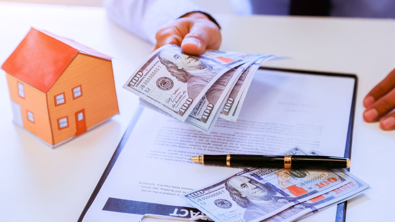 Ləğv edilən banklardan ipoteka krediti götürənlərin aqibəti necə olacaq? – QƏRAR açıqlandı  